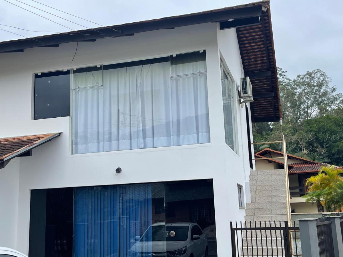 Perto de Tudo!!! Nova Opção no Centro de Pomerode Exterior foto